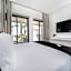 Petit Palace Suites Hotel