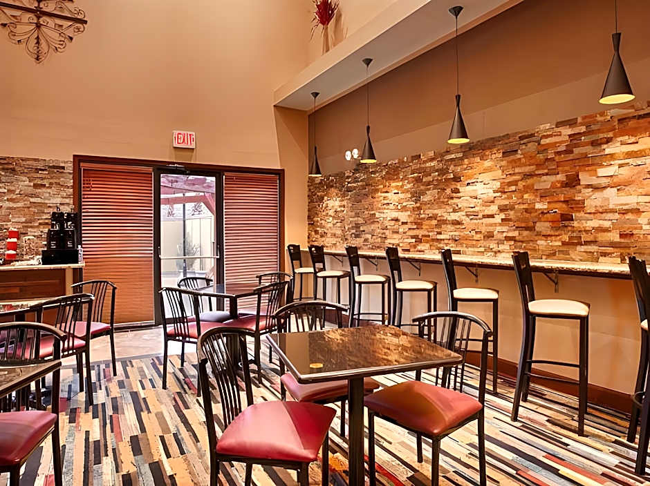 Comfort Inn & Suites IAH Bush Airport – East – Humble, TX