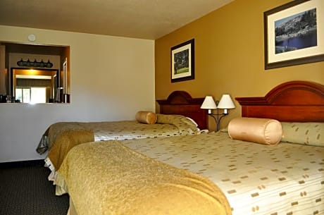 Standard Room, 2 Queen Beds, Golf View