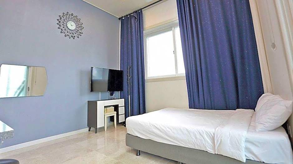 Gangneung Buchaegil Motel and Pension