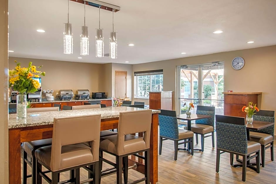 MainStay Suites Dubuque at Hwy 20