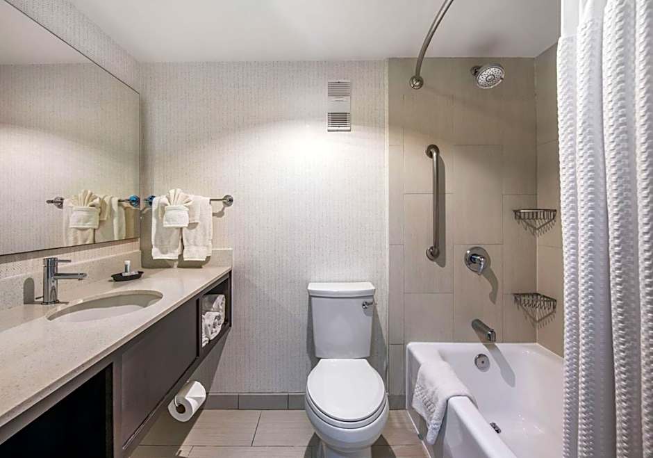 Holiday Inn Oxnard - Ventura by IHG