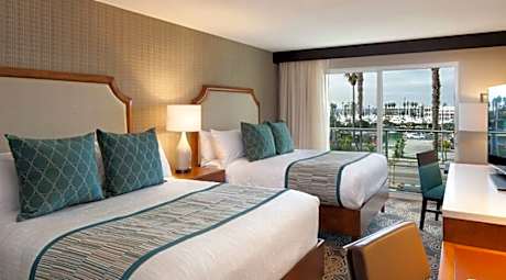 Queen Room with Two Queen Beds and Marina View
