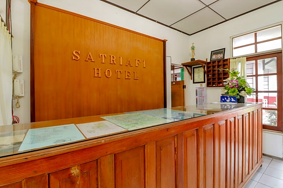 Satriafi Hotel by ZUZU