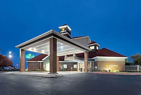 La Quinta Inn & Suites by Wyndham Oklahoma City North West Expressway