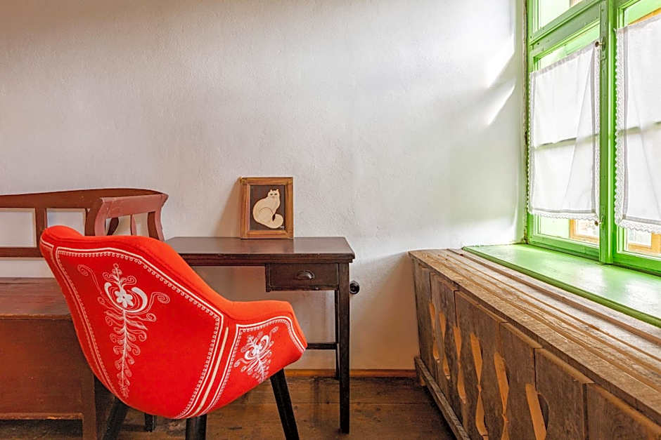 Viscri 32 - White Barn and Blue House