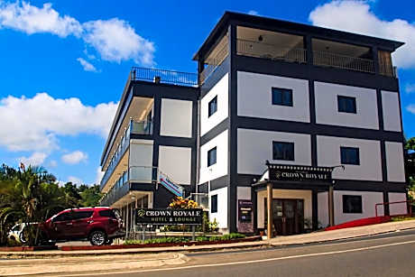 Crown Royale Hotel & Lounge