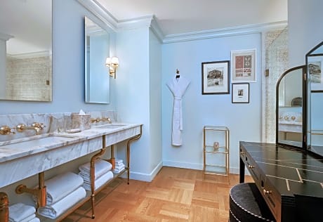 Studio Suite, 2 Queen