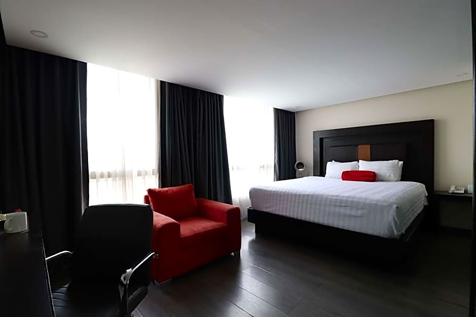 Best Western Plus Metepec & Suites