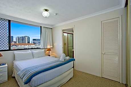 Two-Bedroom Apartment with Sea View