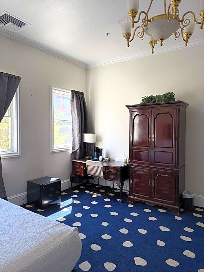 The Sterling Hotel