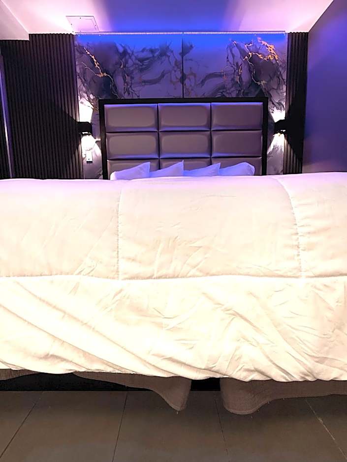 Umbrella Hotel Bronx