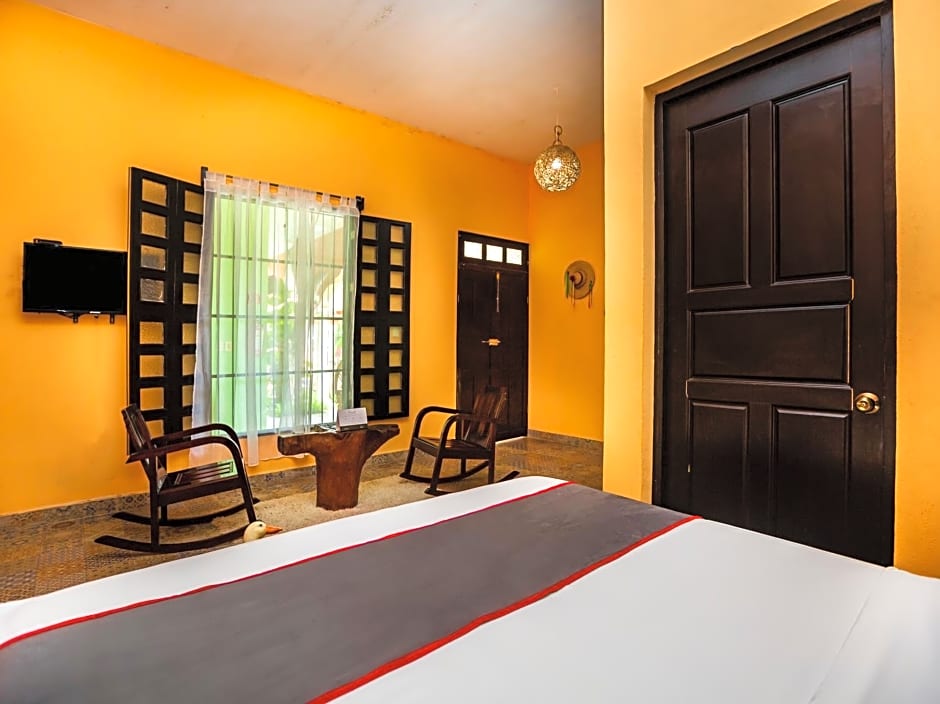 Casa Aluxes Hotel