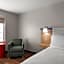 Garner Hotel Paducah West by IHG