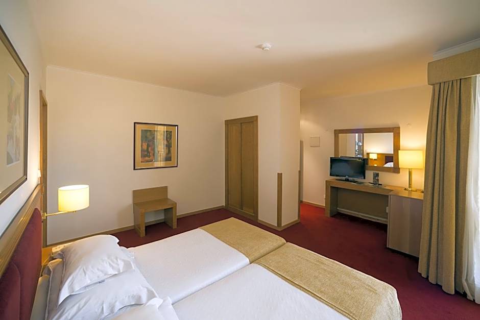 Photo 1 of 7 of Single Room