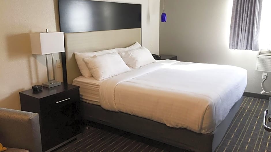 Comfort Inn & Suites Tigard near Washington Square