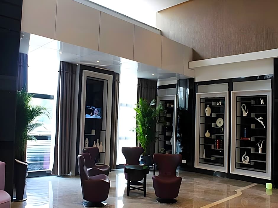 Lavande Hotel Wuhan Wujia Mountain Branch