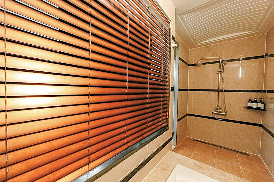 Tongyeong Gallery Hotel