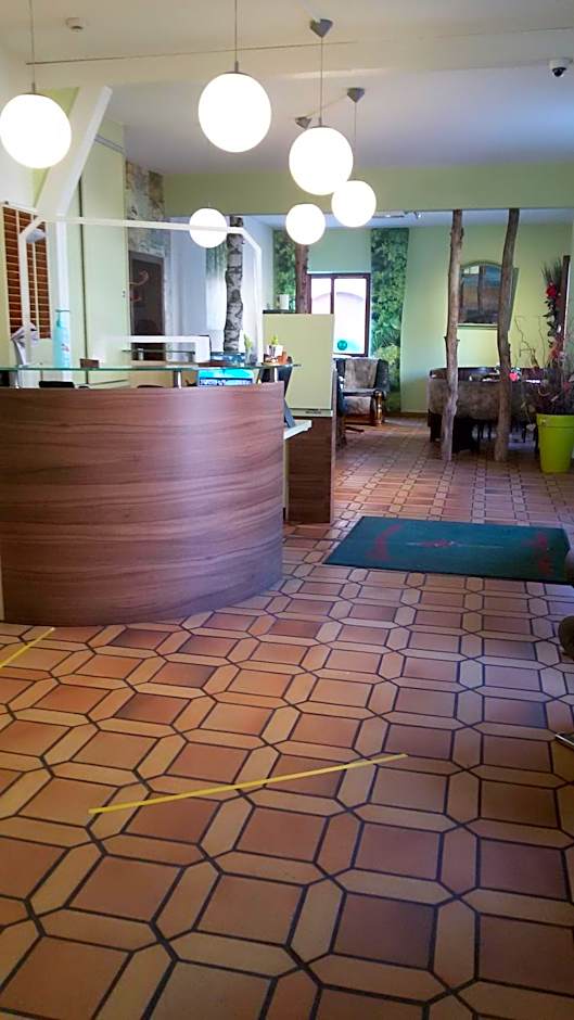 Hôtel Restaurant Aux Deux Roses
