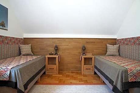 Twin Room with Bathroom