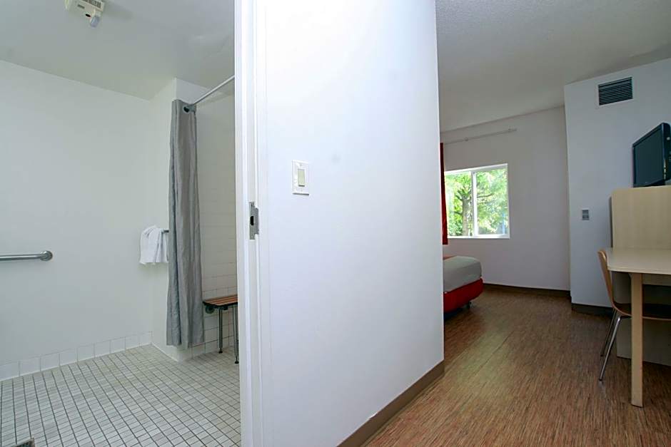 Motel 6-Colchester, VT - Burlington