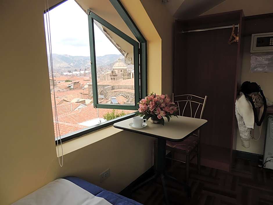 Cusco Plaza Nazarenas
