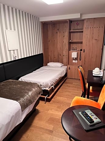 Twin Room - Disability Access