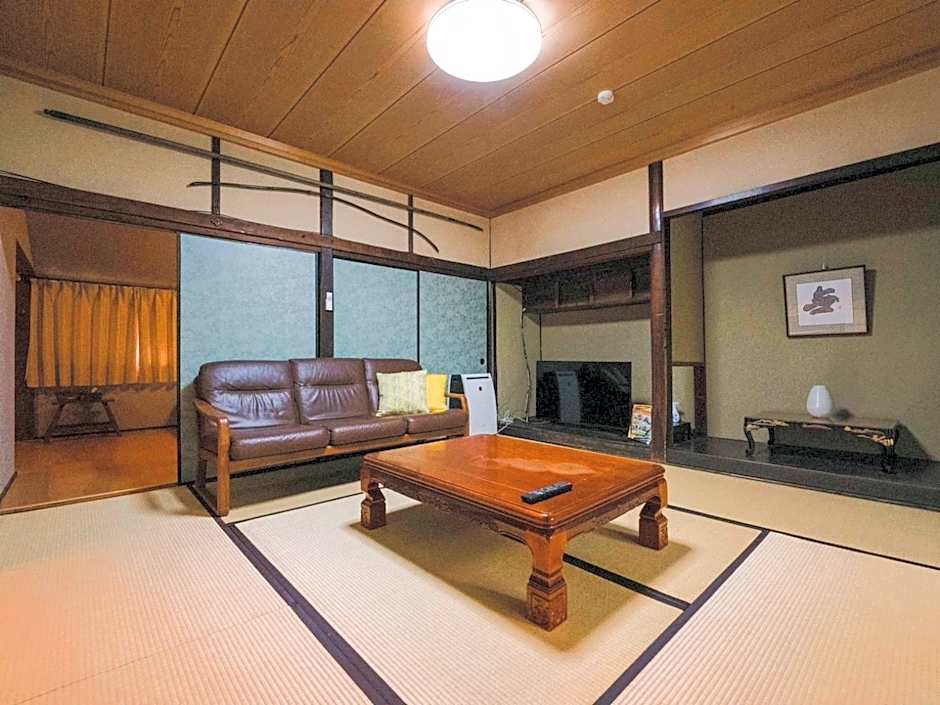 SUMITSUGU HOUSE Grandpa