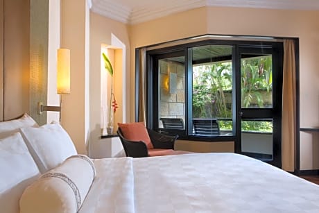 Grand Deluxe King Room with Garden View