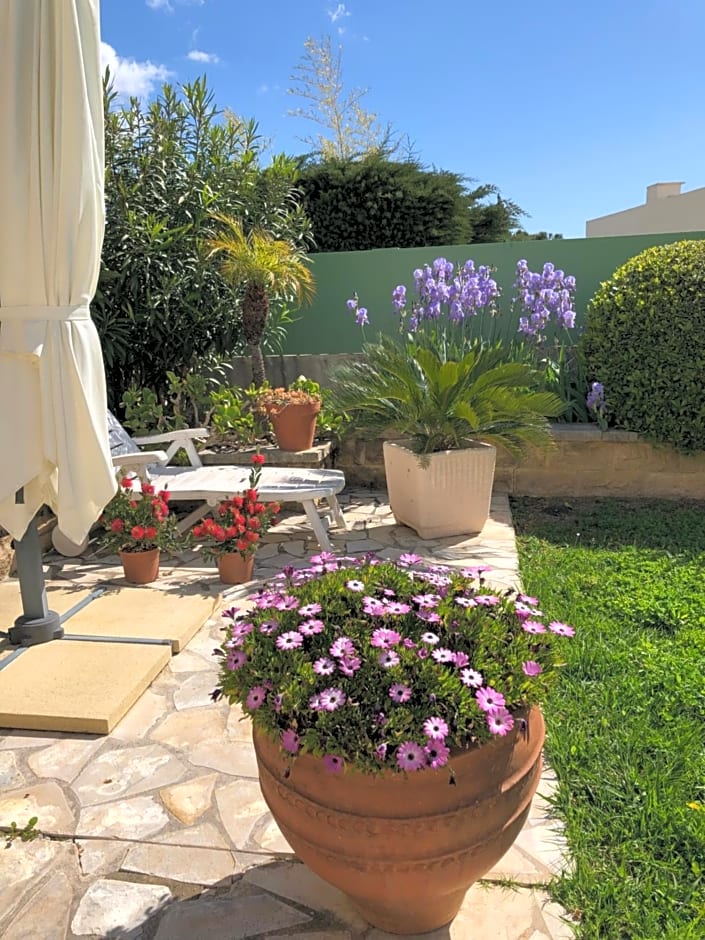 Villa C3 Arthur Rimbaub chambre d¿hôte piscine proche mer plage 600m