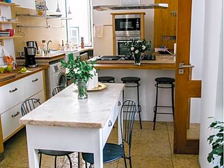 Família-Superior-Suíte Com Chuveiro