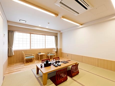 Japanese-Style Quadruple Room