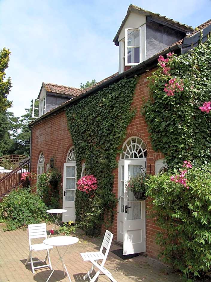 Ravenwood Hall Hotel