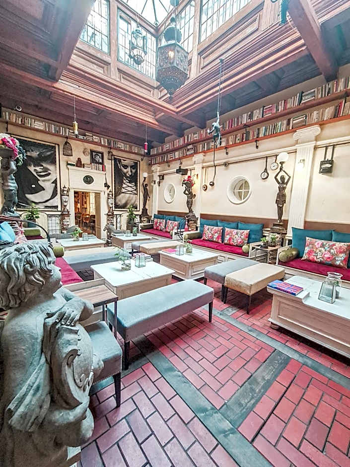 Divná pani Luxury Gallery Rooms