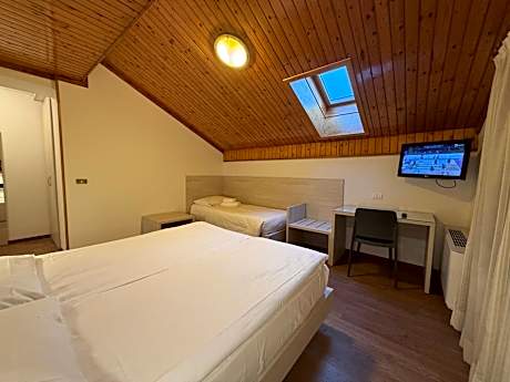 Classic Triple Room