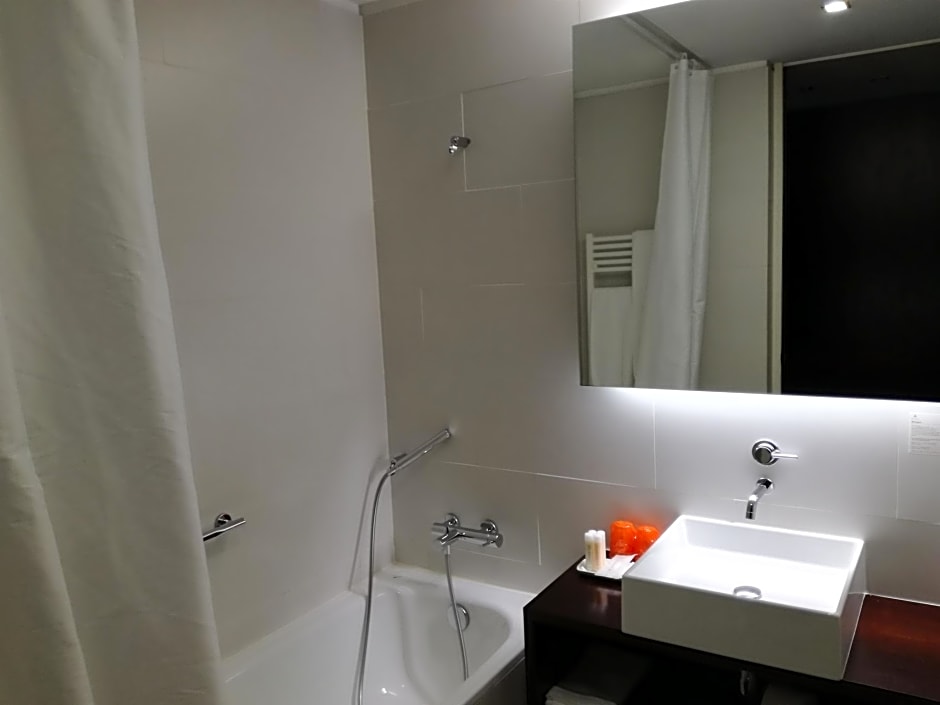 Golden Tulip Sao Joao da Madeira Hotel