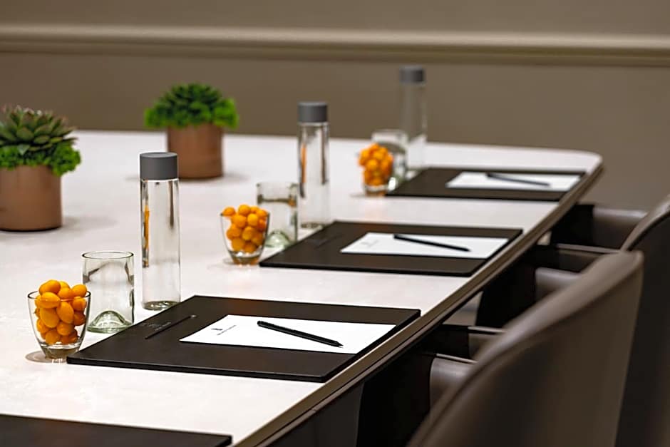 The Ritz-Carlton Naples, Tiburón