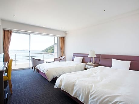 Twin Room with Sea View