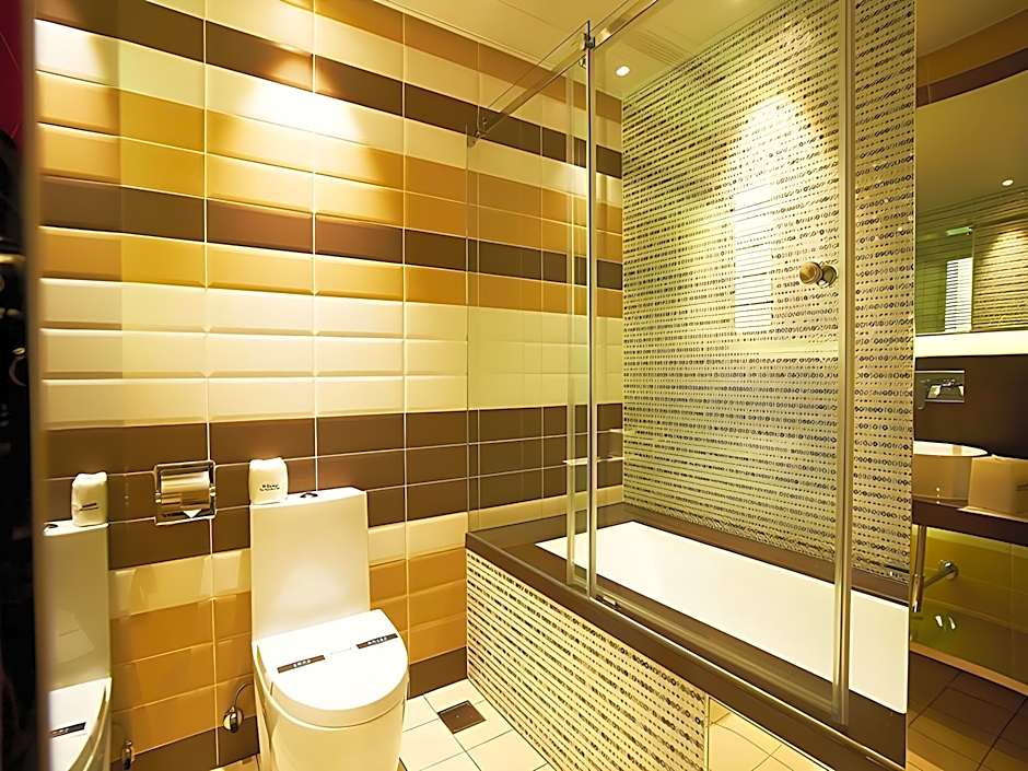 Royal Group Hotel Buo Ai Branch