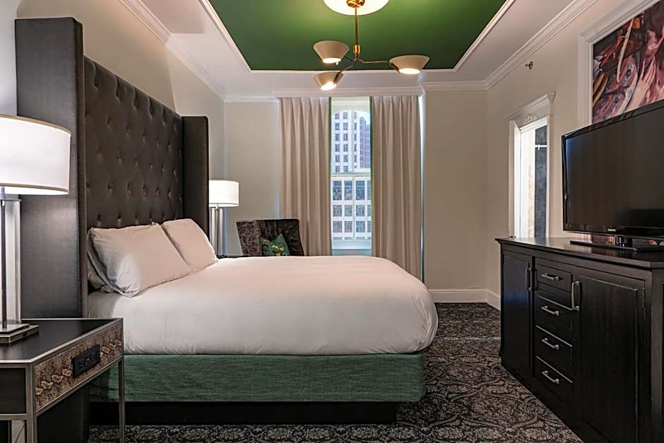 Photo 1 of 5 of Deluxe 1 King Bed