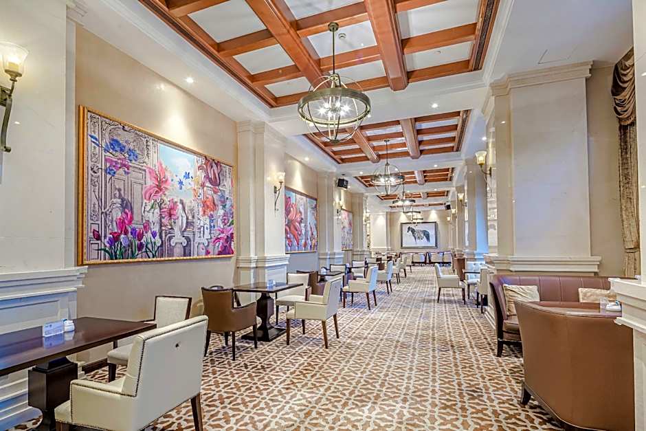 Yin Run Jin Jiang Castle Hotel