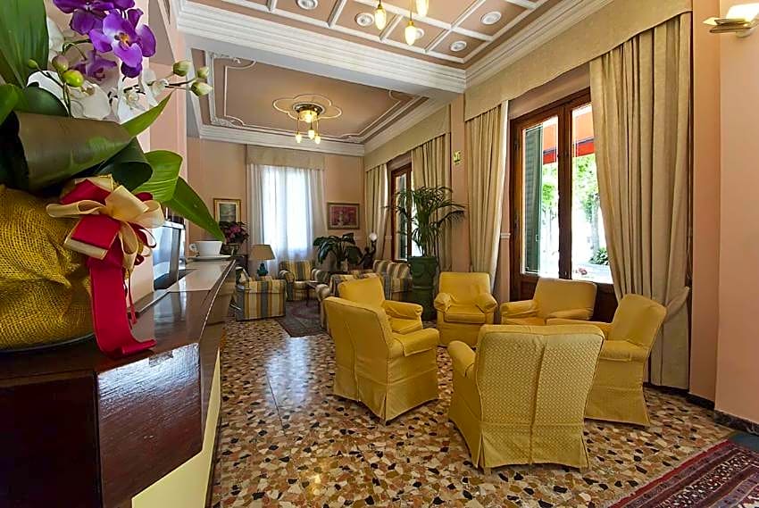 Hotel Maestoso