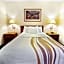 La Quinta Inn & Suites by Wyndham Detroit Canton