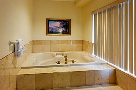 King Suite with Jetted Tub
