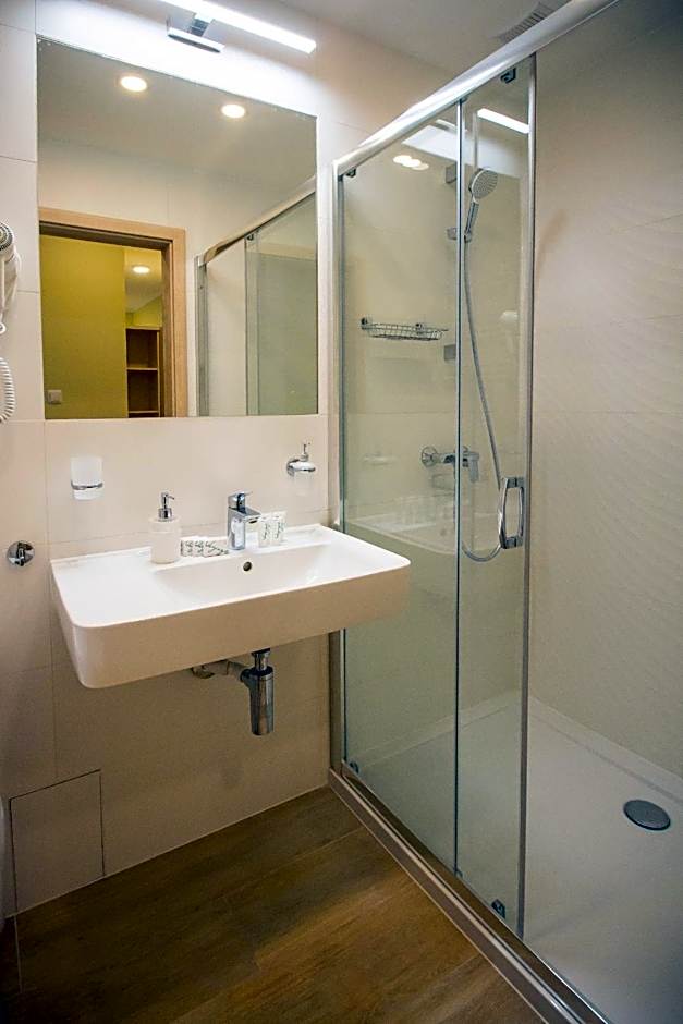 Osiedle Cesarskie Apartamenty - Parking - Apartamenty Bryza