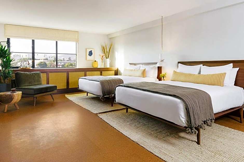 Silver Lake Pool & Inn