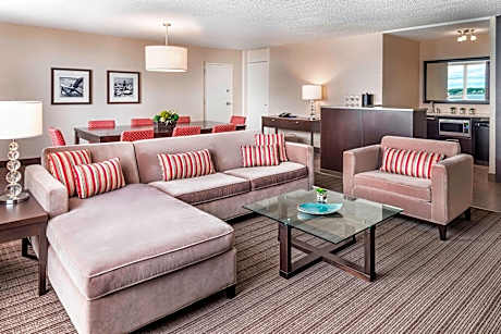 1 Bedroom Suite, 1 Queen, Sofa bed, Water view