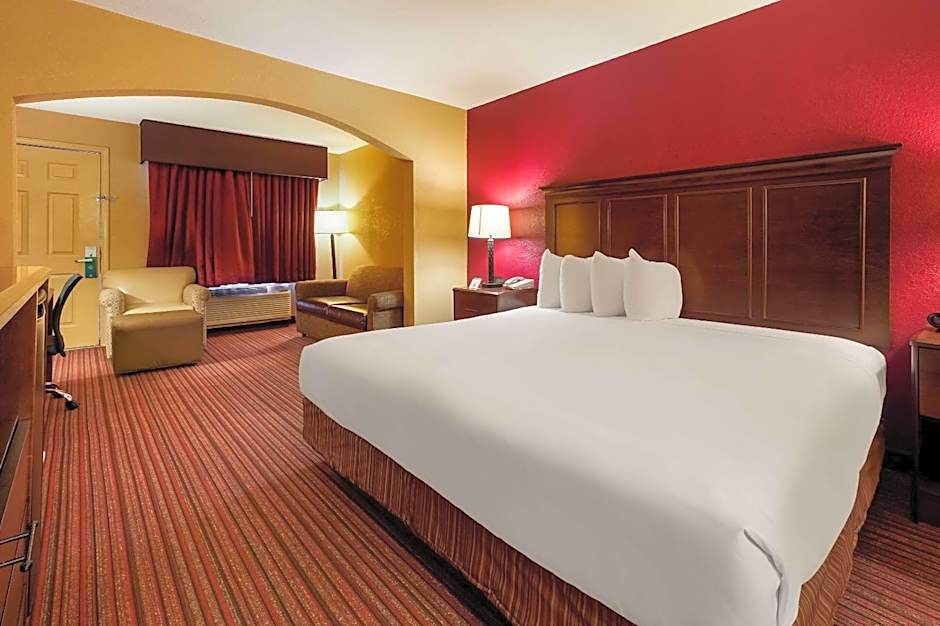 Quality Inn & Suites West Helena