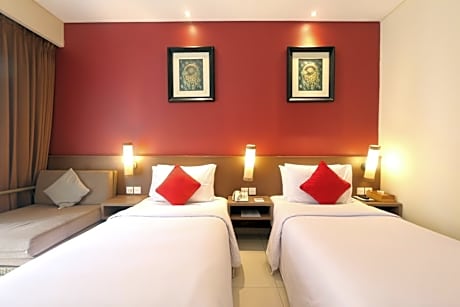 Deluxe Upper Floor Room, Twin Bed with Pool View