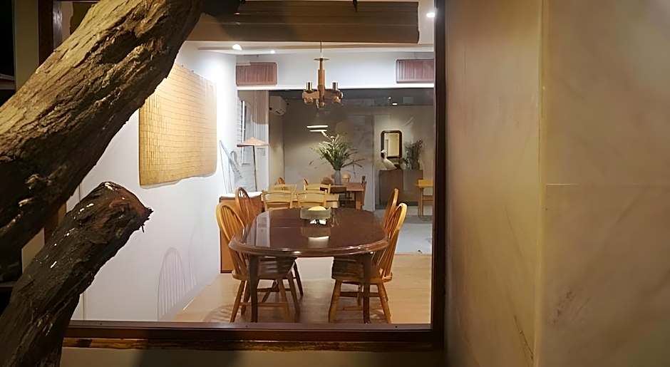 THE GOOSE HOUSE UBON